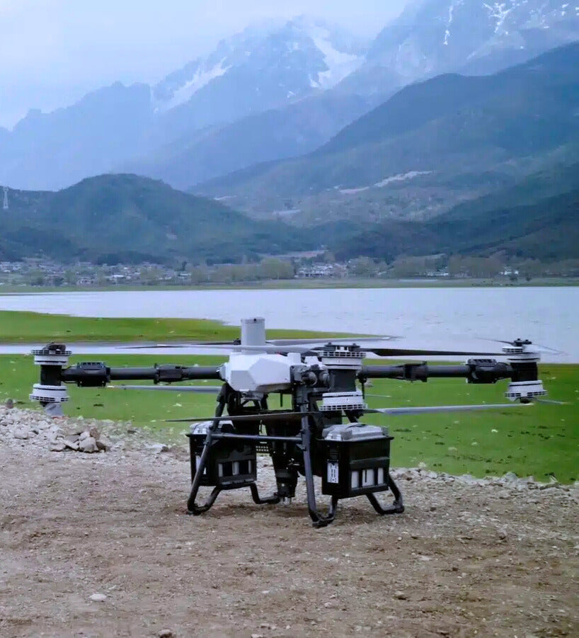 https://cdn.shopify.com/s/files/1/0754/1882/9074/files/dji-dji-flycart-100-1186025505.jpg?v=1765313417